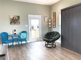 Sea Beauty 3 Bedroom Home by RedAwning