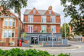 The Knap by Tŷ SA - Waterfront Views