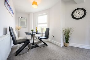 The Knap by Tŷ SA - Waterfront Views