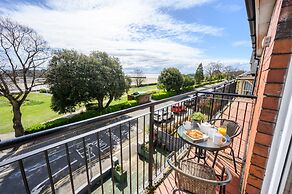 The Knap by Tŷ SA - Waterfront Views