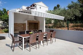 Luxury Villa ARIA Seafront for 21 people