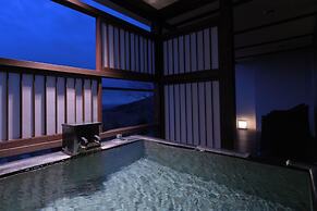 Omuro no Mori Gyokusui - Adults Only