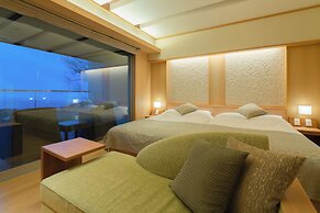 Omuro no Mori Gyokusui - Adults Only