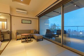 Omuro no Mori Gyokusui - Adults Only