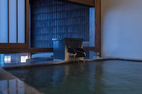 Omuro no Mori Gyokusui - Adults Only