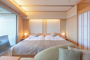 Omuro no Mori Gyokusui - Adults Only