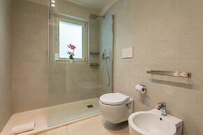 Mina Apartment 100m From Sea