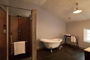 amã Stays & Trails Tea Estate Bungalows, Munnar