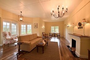 amã Stays & Trails Tea Estate Bungalows, Munnar