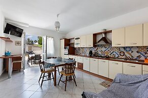 2060 Villetta Krystle