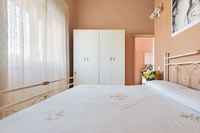 2038 Villetta Gloria