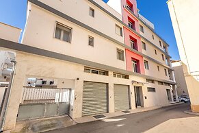 2123 Appartamento White and Red