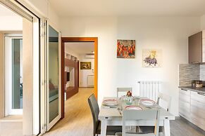 2123 Appartamento White and Red