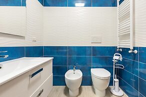 2123 Appartamento White and Red