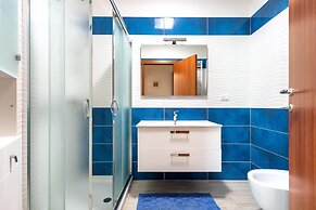 2123 Appartamento White and Red