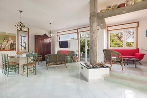 2143 Villa Corsarina