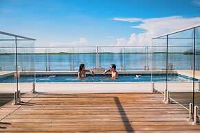 Sunset Caribe Belize