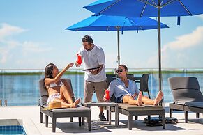 Sunset Caribe Belize