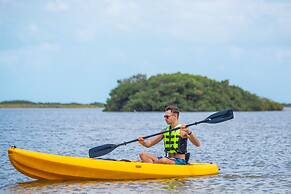 Sunset Caribe Belize