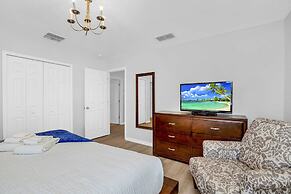 Roomy Town Home, Mickey-themed Bedroom! #4bv550