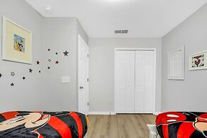 Roomy Town Home, Mickey-themed Bedroom! #4bv550