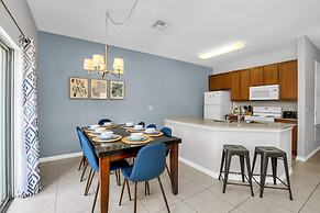 Roomy Town Home, Mickey-themed Bedroom! #4bv550