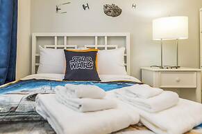 Roomy Town Home, Mickey-themed Bedroom! #4bv550