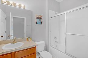 Roomy Town Home, Mickey-themed Bedroom! #4bv550