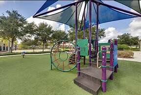 Roomy Town Home, Mickey-themed Bedroom! #4bv550