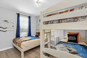 Roomy Town Home, Mickey-themed Bedroom! #4bv550