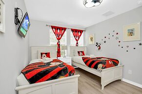 Roomy Town Home, Mickey-themed Bedroom! #4bv550