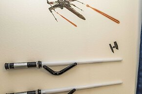 Roomy Town Home, Mickey-themed Bedroom! #4bv550