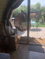 Cosy Escape Heated Luxury pod With hot tub