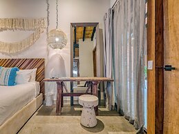 Maxwell Residences at Indah