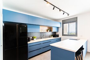 Sunny Haven Sea View Escape by Sea N Rent