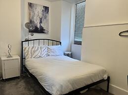 The Mews, With Free Private Parking, Windermere