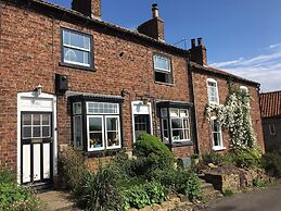 Cosy Lincs Wolds Cottage in Picturesque Tealby