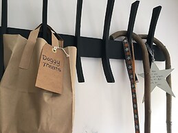 Cosy Lincs Wolds Cottage in Picturesque Tealby