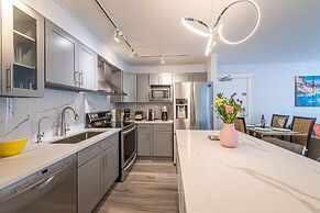 Luxurious Honeymoon & Anniversary Suite