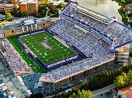 Holiday Inn Express & Suites Harrisonburg University Area by IHG