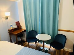 A Small Hotel Room for Mountain Lovers