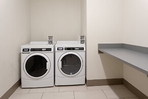 Holiday Inn Express & Suites Firestone Longmont by IHG