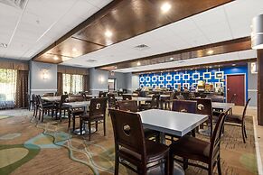 Portland Inn & Suites