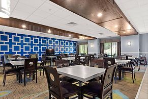 Portland Inn & Suites