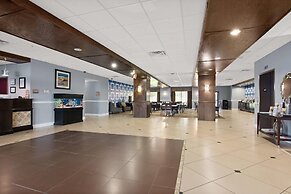 Portland Inn & Suites