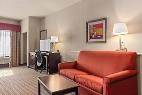 Portland Inn & Suites