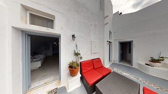 Anemos Fira Caldera View