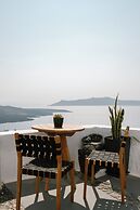 Anemos Fira Caldera View
