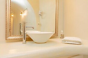 Anemos Fira Caldera View