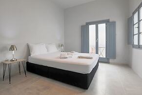 Anemos Fira Caldera View